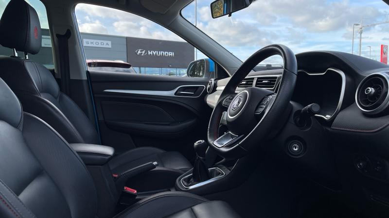 MG ZS Photo cohere-5045c3ceab8078e0e6544e5b397bdcbd6f7d1bce.jpg