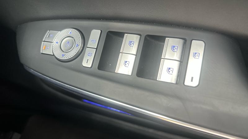 Genesis GV70 Photo cohere-50e09f0770789d111017c29b8fe6c878f4fc2c29.jpg