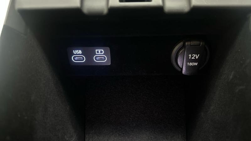 Genesis GV70 Photo cohere-545ccb654c75f8e35014c3488d233a1f5bce304d.jpg