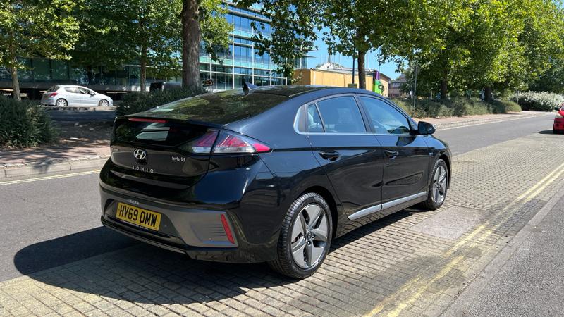 Hyundai IONIQ Photo cohere-5469a156a9ecc0a3f58f18954958a0382cdd7462.jpg