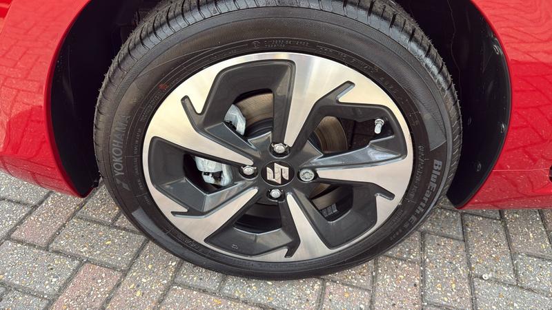 Suzuki SWIFT Photo cohere-54adddd0f82379f5402cf06cc8541df5bf18865d.jpg