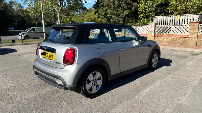 MINI Hatch Photo cohere-558259f1daeffda5f38f7432bd678a5f13baa05b.jpg