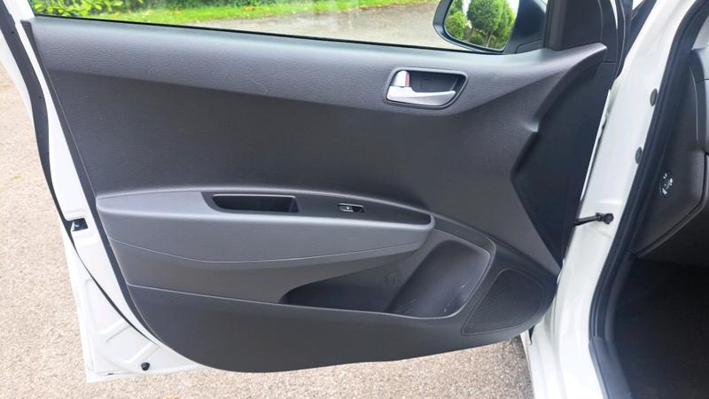 Hyundai i10 Photo cohere-5634c54ba291b460645f04ded9284056131e1049.jpg