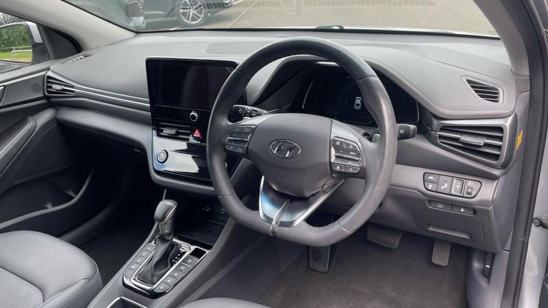 Hyundai IONIQ Photo cohere-58ae6f969e3330c5a706f4cb5245b0df5c4e2ba0.jpg