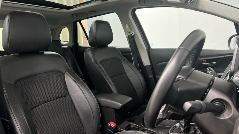 Suzuki S-CROSS Photo cohere-58c2f1781ec447da976f9e4df3e34957f30abb16.jpg