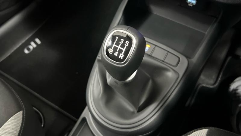 Hyundai i10 Photo cohere-58f829b1b0e67bbf296c2442ddb01bfa7264825e.jpg