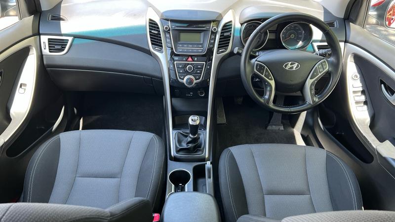 Hyundai i30 Photo cohere-59d8e2785bd5cee77682ec2086e44a3c67548503.jpg