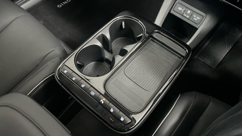 Hyundai IONIQ Photo cohere-5a65cac8e41aa4cd19e35b054f74ce1a10a1be48.jpg