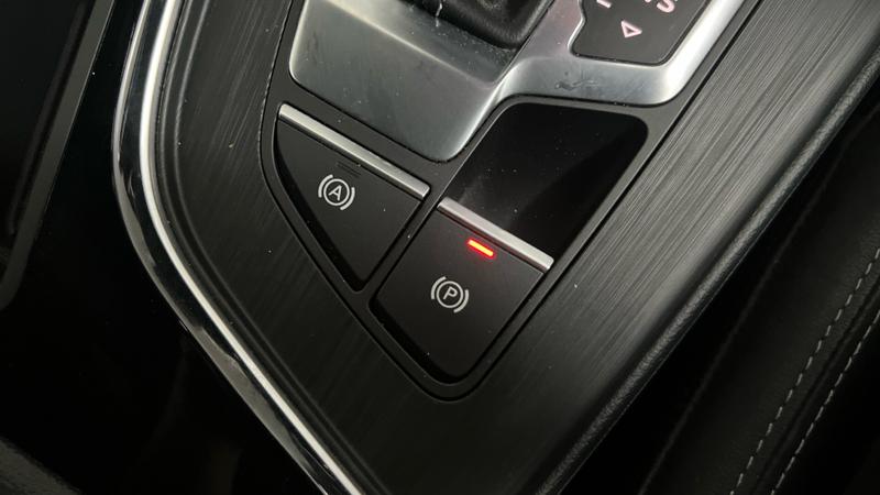 Audi A4 Photo cohere-5e0c4a7e6b554eb2d17c40e4997d1bd43ffc1ad1.jpg