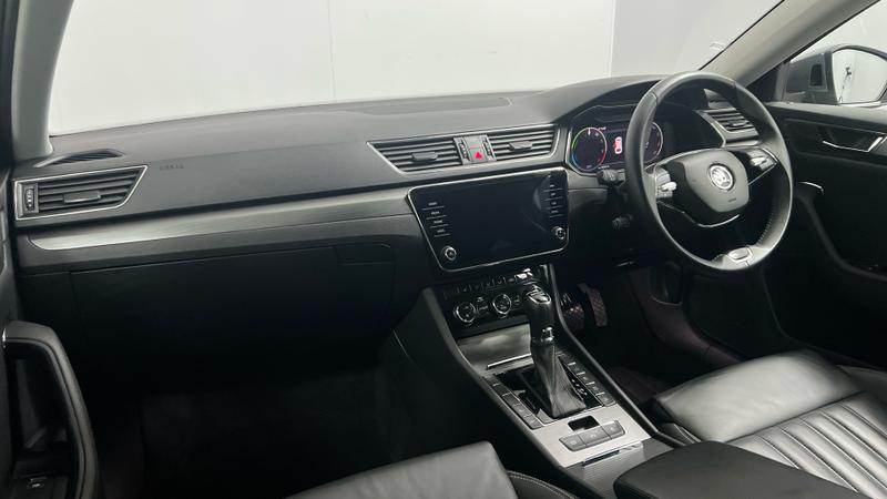Skoda SUPERB Photo cohere-5e7de991b0b8a94445d4cf21bc32bd450374db23.jpg