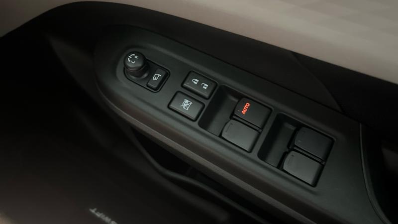 Suzuki SWIFT Photo cohere-5fc8281335f6a5ff4977087f9d136e09740c8c3c.jpg