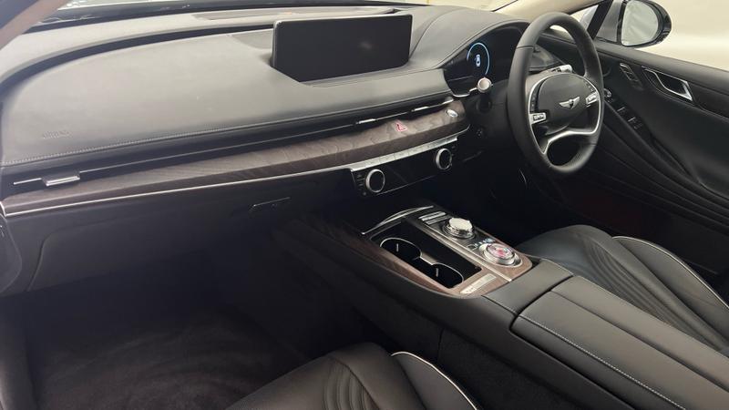 Genesis G80 Photo cohere-6110bc4cdd41f487ec013002ae6c3ab8f3eb0a00.jpg