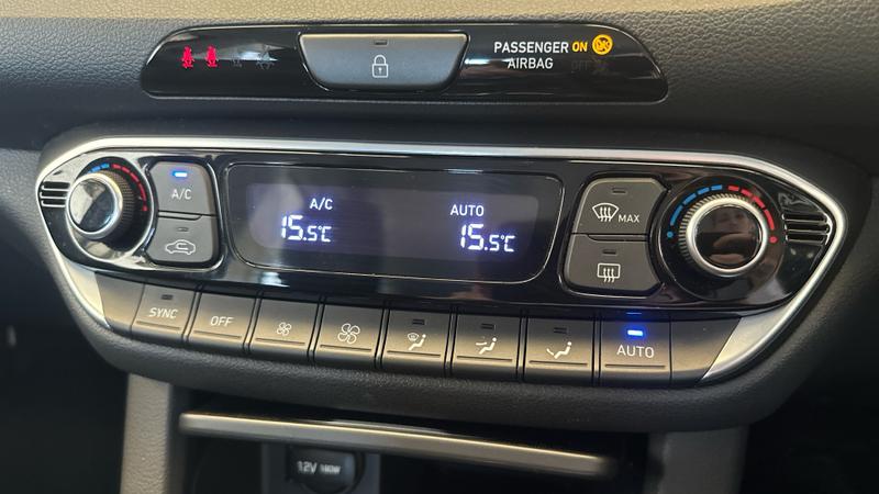 Hyundai i30 Photo cohere-61aadbef339fa4372a3b9ba4f181d45bb425333a.jpg
