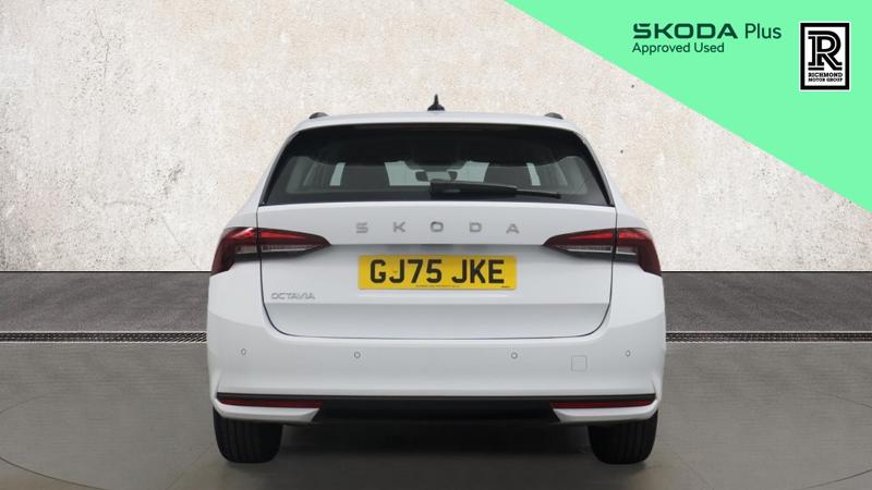 Skoda OCTAVIA Photo cohere-61cc671e003db2f381a9f51a85cafd4a2b00b4a6.jpg