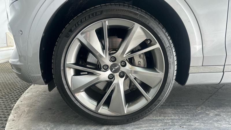Genesis GV70 Photo cohere-622b70881c8420e21f2c705e649f7b9753376130.jpg