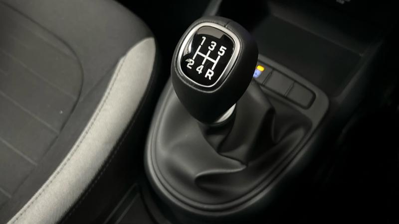 Hyundai i10 Photo cohere-6298b88a7e851432d89aa17aa3f42d0eca71701f.jpg