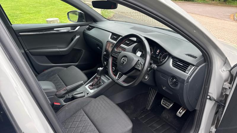 Skoda Octavia Photo cohere-62b7cbab5153d3b58f06f153534772ee984e25ba.jpg