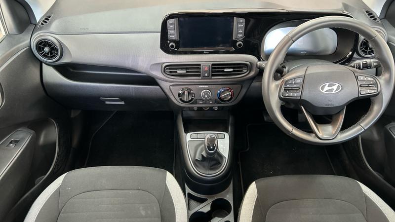 Hyundai i10 Photo cohere-62e21c0c1ce6dee6397abb2acc36cf1bd12835ab.jpg