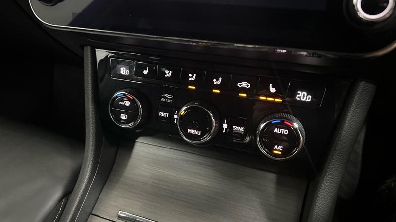 Skoda SUPERB Photo cohere-638df17008bc0cd30f9f1550a4eaaf6bddb68d0f.jpg