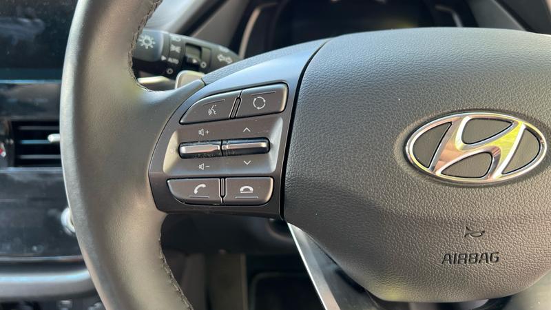 Hyundai IONIQ Photo cohere-63e40c5409433af41a0995046b43c4b4cbb7c9e6.jpg
