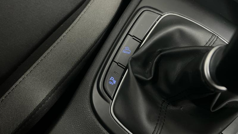 Hyundai KONA Photo cohere-654c200cafd6ea3fa6e7e9668fc4cd82d1b17070.jpg