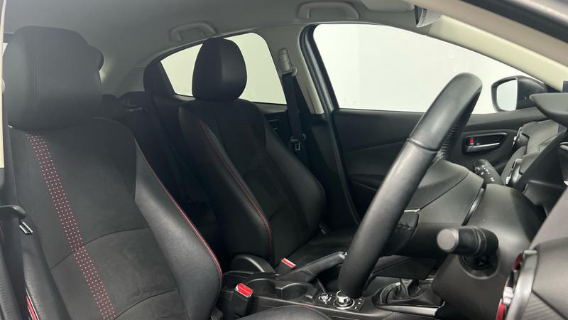 Mazda 2 Photo cohere-656b3c078f6874fae4b2b7ddf55965fc1825871c.jpg