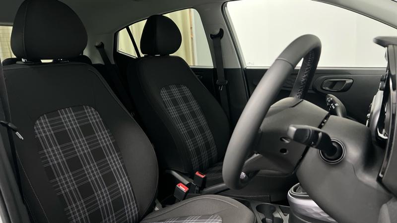 Hyundai i10 Photo cohere-65a7a0cbb182f443a5ad6adb2ec4432ceb1ae32c.jpg