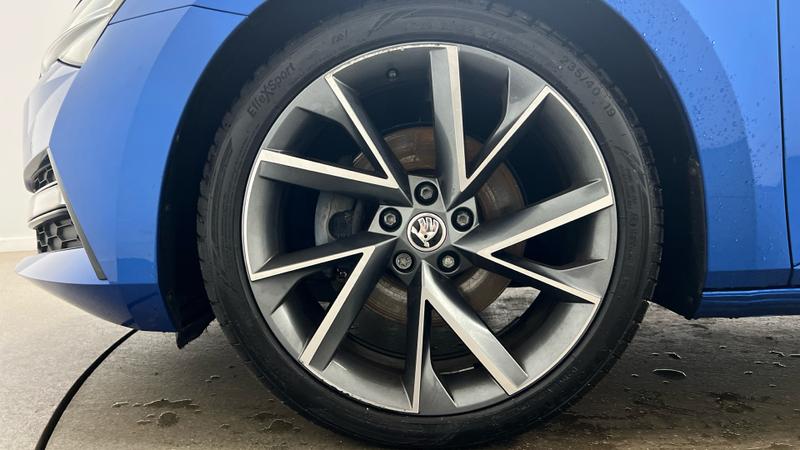 Skoda SUPERB Photo cohere-68b6a9dfec918f559204d2e63b244e252d47c9e2.jpg