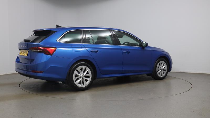 Skoda OCTAVIA Photo cohere-6957cbde89e285cb2afb7b53b2fc3ef313ad41ae.jpg