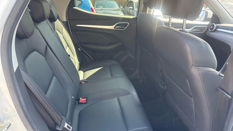 MG MG ZS Photo cohere-69ef5b362f9588259656dffbc298ff29fbee7585.jpg