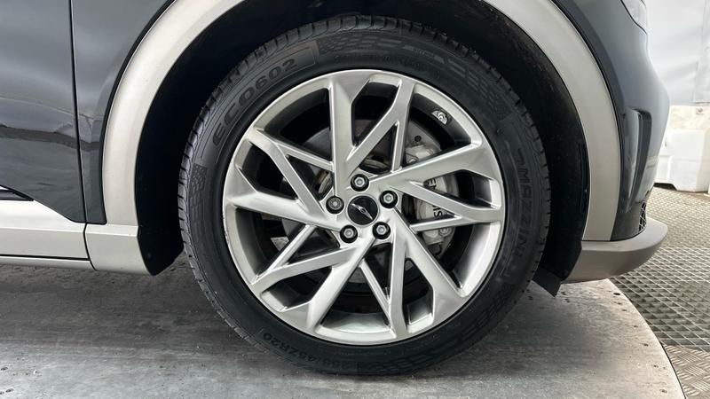 Genesis GV60 Photo cohere-6b13e0c44a5d6a1112a8b3b272a8677d58f62e68.jpg