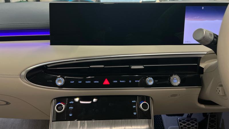 Genesis GV70 Photo cohere-6b2402d0c09e06e3e45e95c58c5a15129fa1ea97.jpg