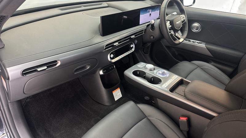 Genesis GV60 Photo cohere-6c56a6b053bffe24b1a61318fdf0f975d544046e.jpg