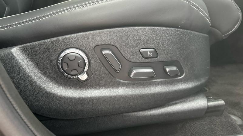 Genesis Electrified GV70 Photo cohere-6c65c93691492aece7d54503b6d8ec07b26286a7.jpg
