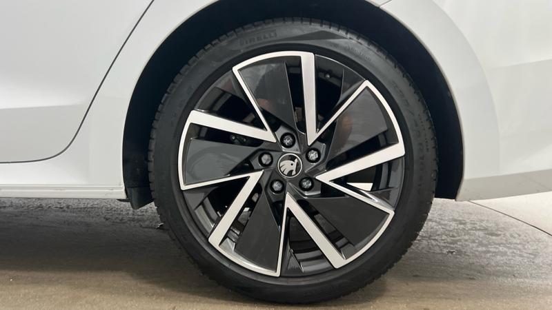 Skoda Octavia Photo cohere-6d4bb1fd23589668d6087b6b187dffeaac1bd44c.jpg