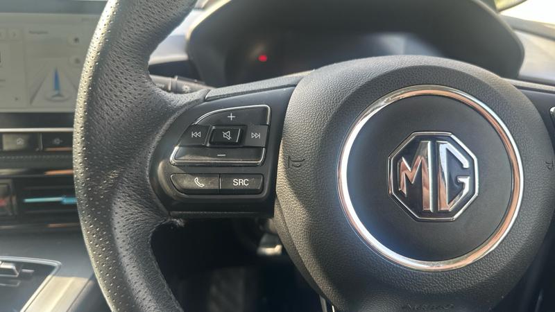MG MG5 Photo cohere-6f1cded25d36325a71f42f798eb8aa861048bcb8.jpg