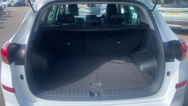 Hyundai TUCSON Photo cohere-6f2f7cfb6f2ad65f6e004c01d10f4a2f809823f2.jpg
