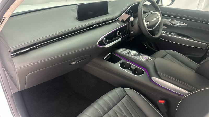 Genesis GV70 Photo cohere-6ff9255e1e5d8f434ae97cdaccfb36e7f89c921c.jpg
