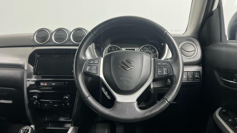 Suzuki VITARA Photo cohere-70672b88bf43de426739202de849fc6573a2f39e.jpg