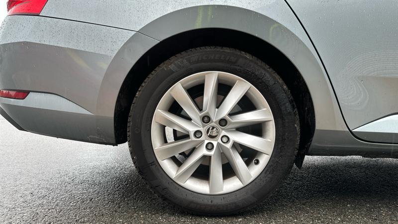 Skoda SUPERB Photo cohere-714d4004d069b932ad68cf1f802e03174a1bf41f.jpg