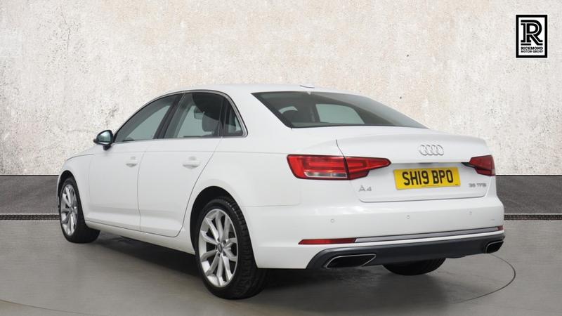 Audi A4 Photo cohere-715c7b112725d9b4e309ac55f7ad47b1e35571fd.jpg
