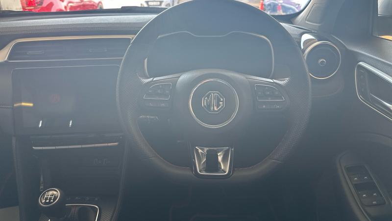 MG ZS Photo cohere-716643f6152c1770b24ca9f535de6ed838e88e6c.jpg