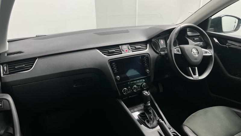 Skoda OCTAVIA Photo cohere-72a12f2fd69a653c0084a240a434f48848d1b8ae.jpg