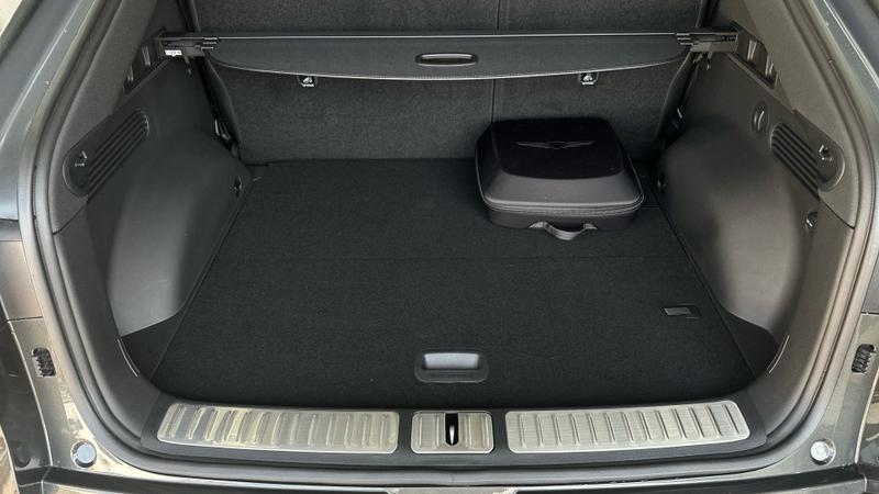 Genesis GV60 Photo cohere-72a236361ee0d29eb34e1acc80d840bba38d4ba7.jpg