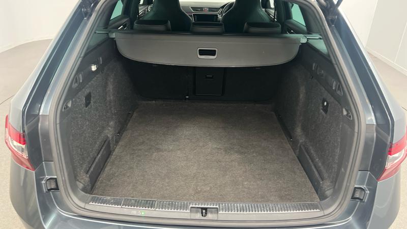 Skoda Superb Photo cohere-73fff343f6395acea550a1a6360087322a3bde8e.jpg