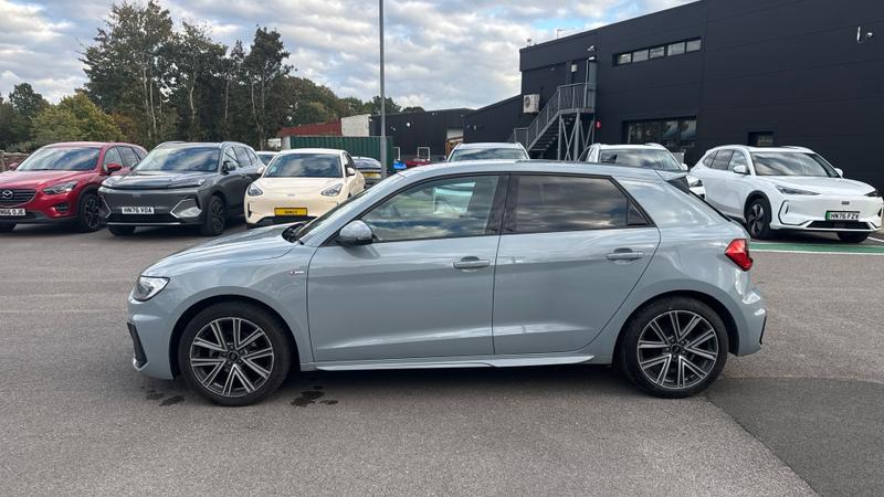 Audi A1 Photo cohere-74957e13c9d5a6b4e3989f2fdab5bc328158ab36.jpg