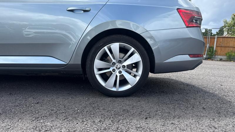 Skoda SUPERB Photo cohere-74efe7edc746310c7d229e4e98d8c91b9c7c7b8c.jpg