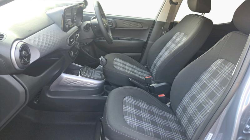 Hyundai i10 Photo cohere-751b1c26fed658f14b24e71ef7a6f2cc0289b419.jpg