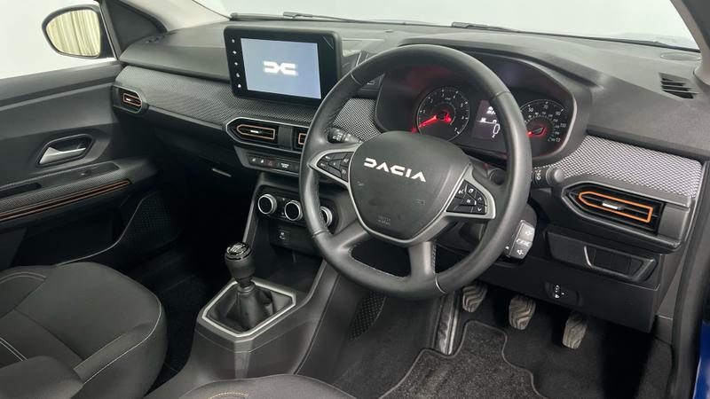 Dacia SANDERO STEPWAY Photo cohere-78605c249cf62d02b0e9ce4a3cafb44810d5d09f.jpg
