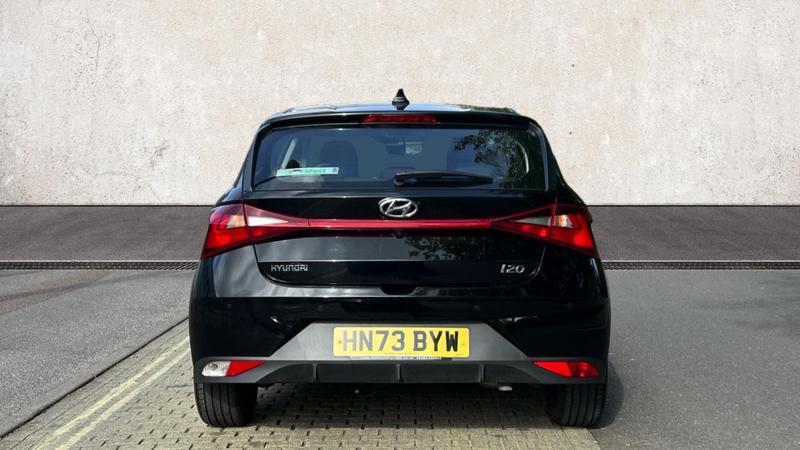 Hyundai i20 Photo cohere-794f4a3846382f3981a19c94bc65bfcec3cb4a06.jpg